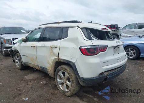2018 Jeep Compass Latitude 4X4 из США, поврежденный, VIN 3C4NJDBB2JT248974